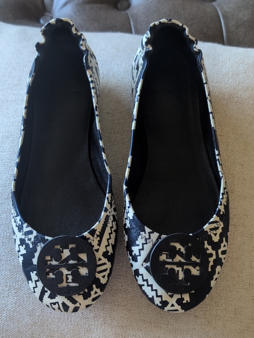 Black and White Patterned Women's Ballet Flats